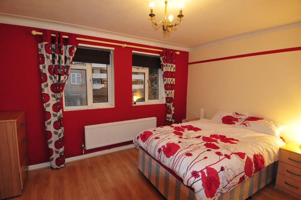 The Gibson Hotel Лондон Екстериор снимка